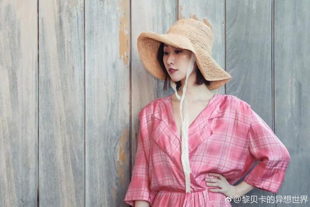 黎贝卡怎么当明星,时尚博主黎贝卡上海市中心