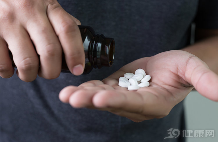 心脏轻微不适怎么办,心脏不适需立即就医吗