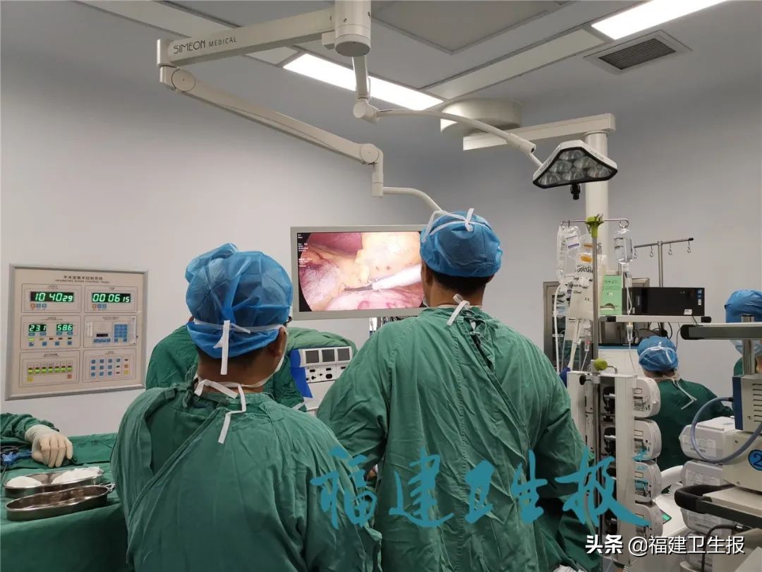 女性月经过后突然尿血,尿血女性癌症