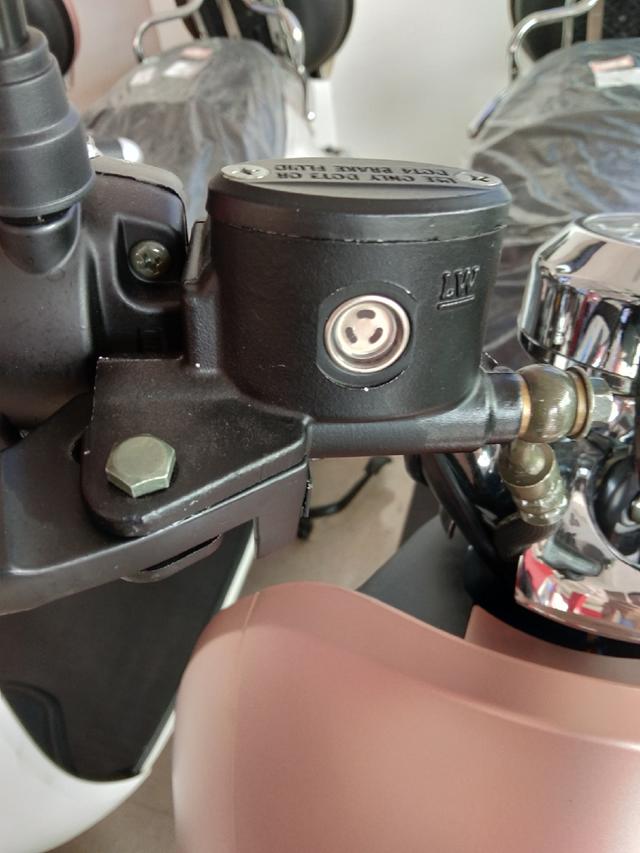 碟刹抱死排气也动不了,碟刹抱死继续骑行