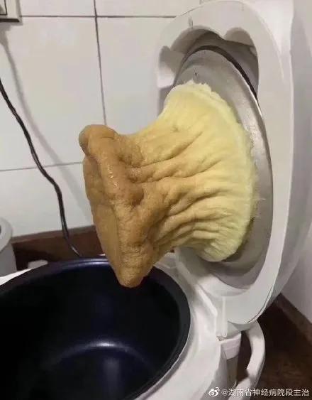 电饭锅蛋糕的翻车瞬间,电饭煲蛋糕大型翻车现场集合