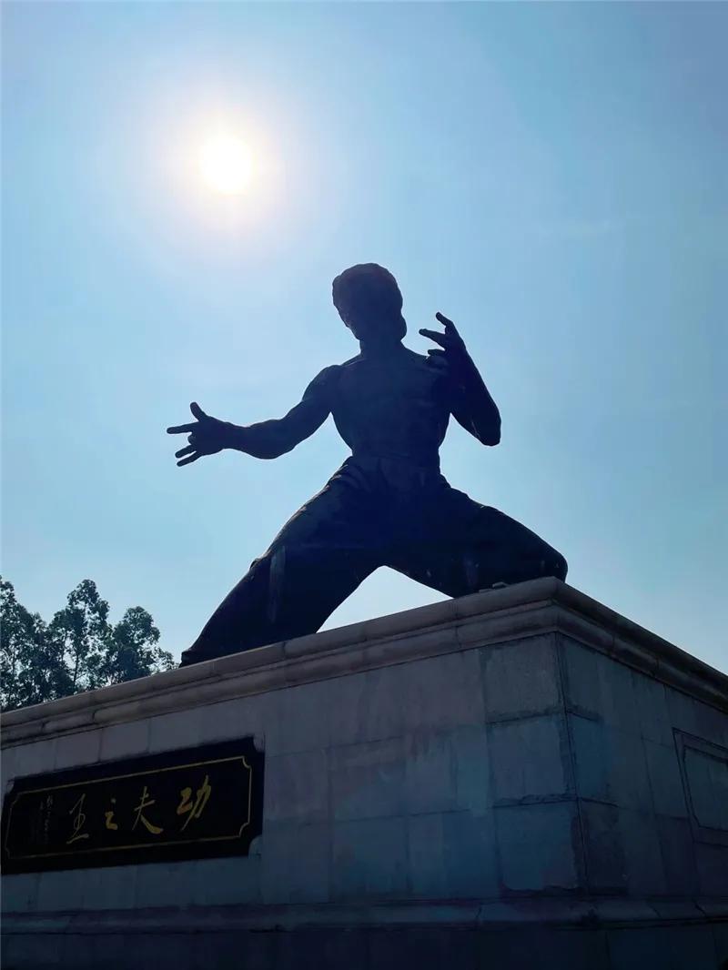 李小龙是功夫片开山之祖,李小龙永恒的传奇