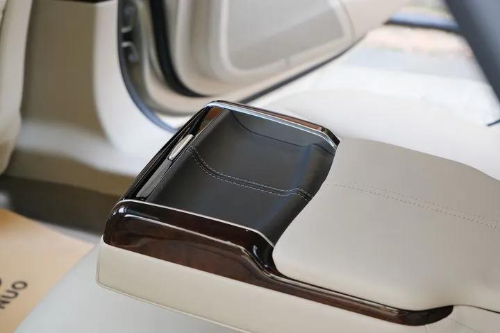 二手凯迪拉克xts和君越哪个值得买,二手凯迪拉克xts推荐买什么配置