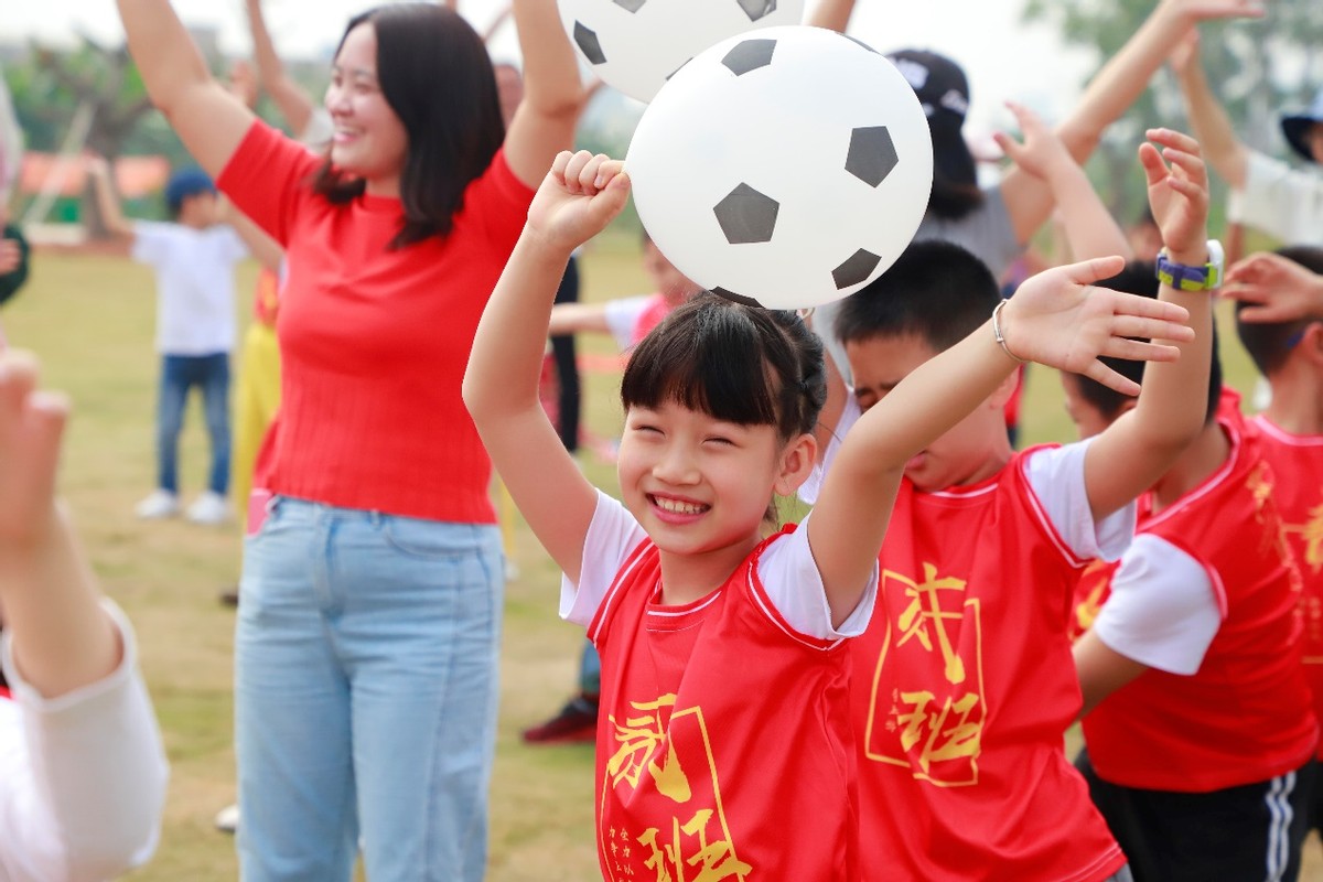 东莞东城万达亲子活动,亲子足球嘉年华广州上演