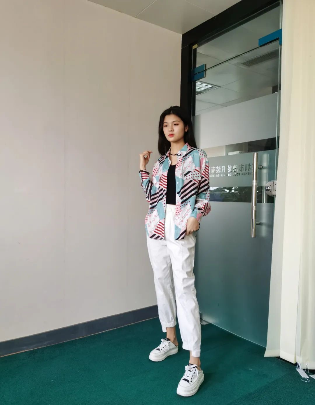 春季如何将基础款穿得高级又时髦,初春穿搭参考春日怎么穿有回头率