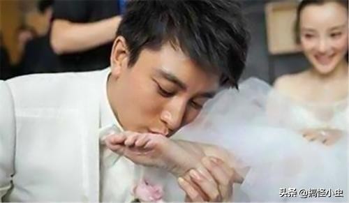 明星夫妻“婚礼吻”，贾乃亮小心翼翼，沙溢伸舌头，赵又廷最搞笑