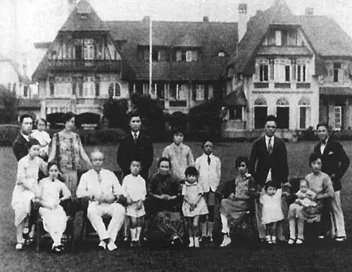 穿旗袍捉奸，86岁依然优雅，死后捐遗体，她才是中国最后一位贵族