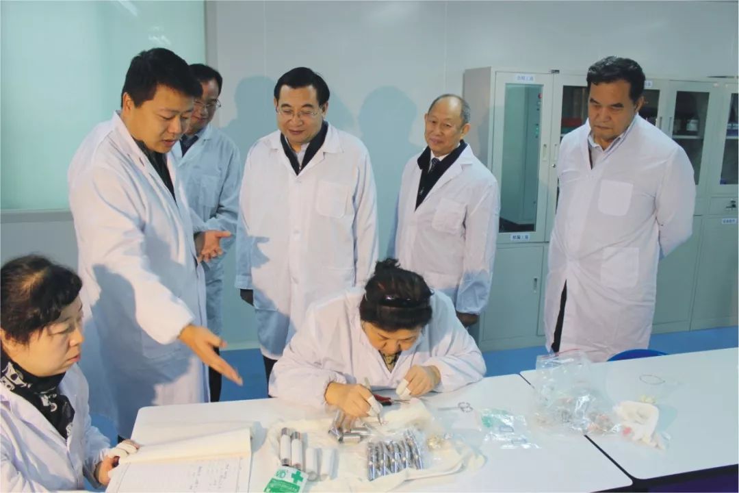 西京学院贵不贵,西京贵族学校