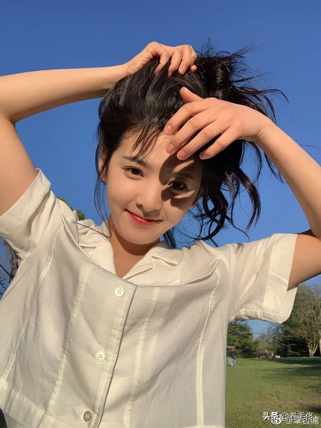 女生必须要学会的几个拍照小技巧,女神拍照技巧与角度和p图