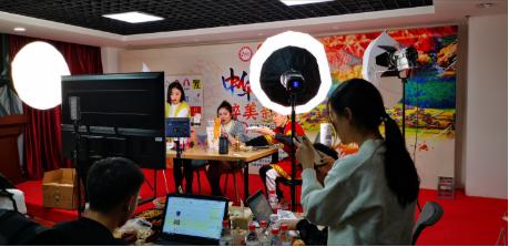 *疆新**品牌万里行网络直播四小时突破千万销售大关