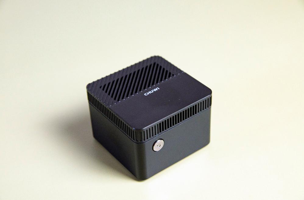 可以放进背包的主机,可以塞进行李箱的主机