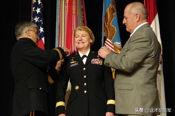 三八节，“美国军网”评选出7个最牛女军人