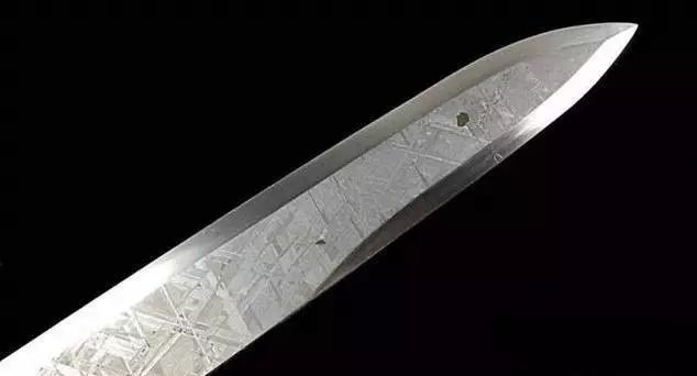 金庸对玄铁剑的描写,杨过的玄铁重剑真实存在