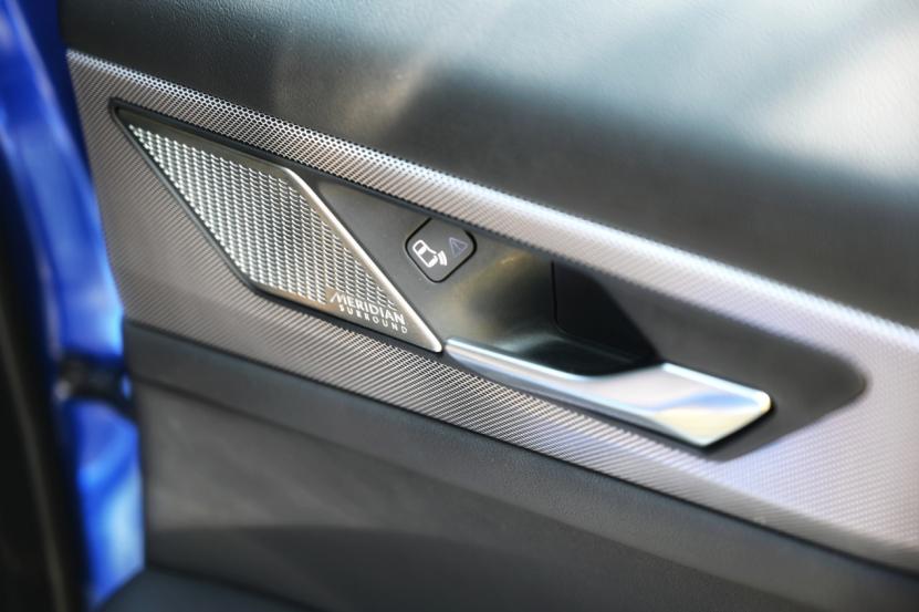 捷豹xel车门英伦气息,20年捷豹xel英伦绿