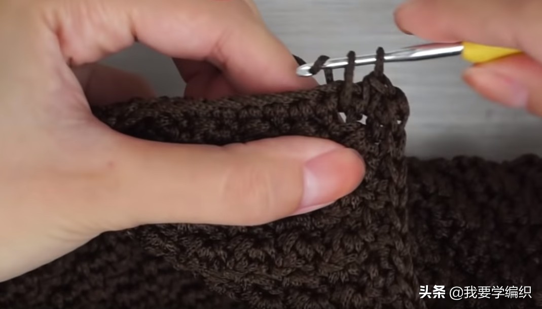 朋友说它比买的包更好看，高级感十足的环保皮草包，自己钩一个吧