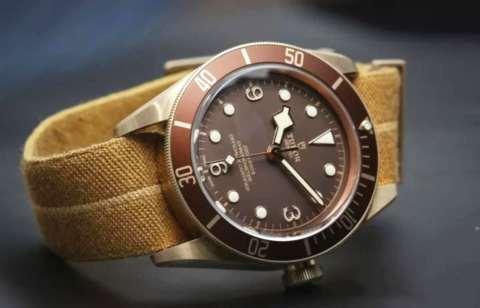 帝舵手表如何确认型号真假图解,购买帝舵要注意什么