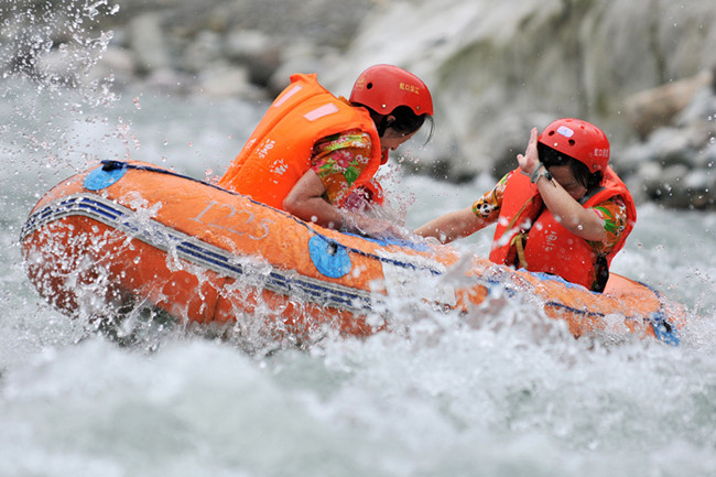 武功山漂流下雨能漂流不,夏日峡谷漂流地推荐武功山