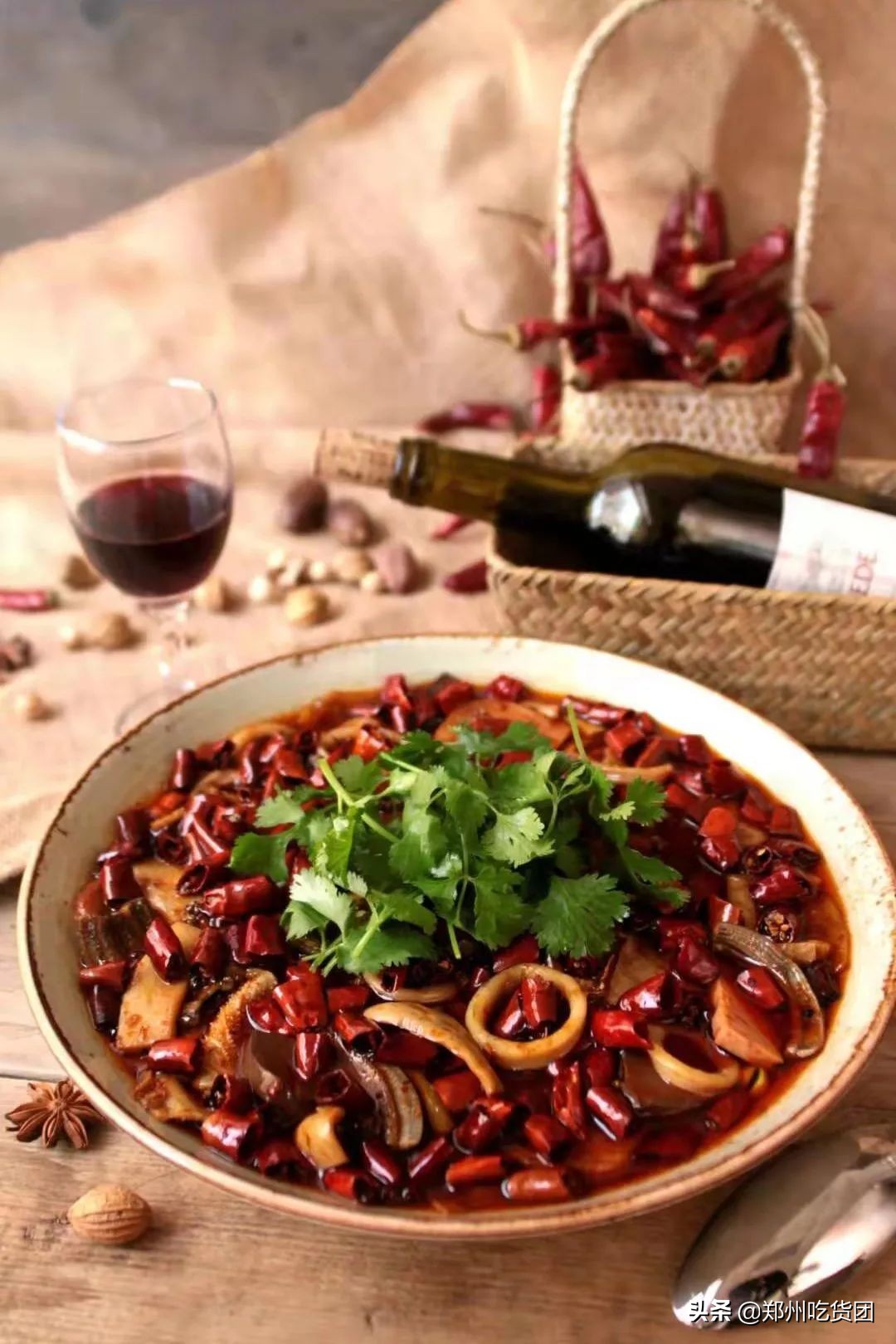 丹尼斯爆火视频,丹尼斯春节促销