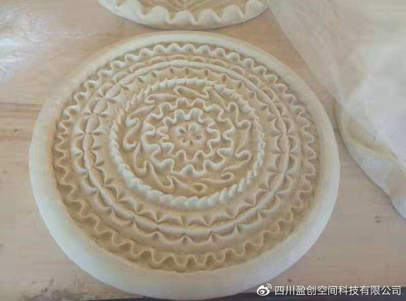 来新疆满足你对馕的所有想象,来了新疆才知道馕不止这一种