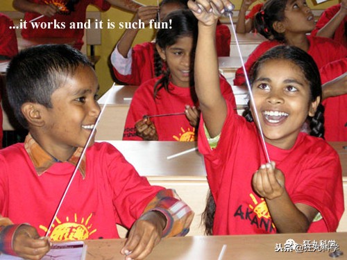 穷人的乐高什么样？印度大佬用垃圾做的玩具，火了