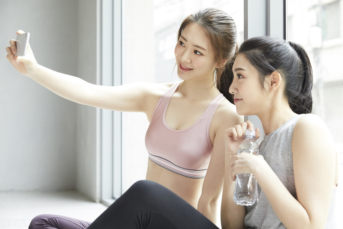 耳后长了个囊肿,耳后长了小囊肿