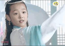 她骂脏话、拍性感床照、仙女人设崩塌，但人们依然爱她