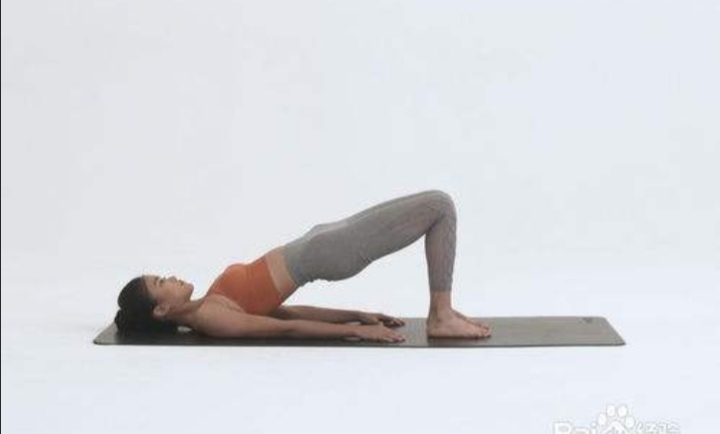 臀部不够圆怎么练,臀部不够翘怎么回事