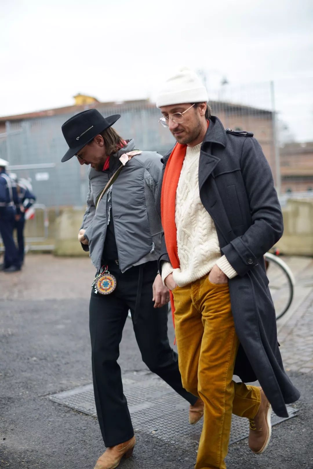 卖秋冬靴子,秋冬靴买加绒还是不加绒的