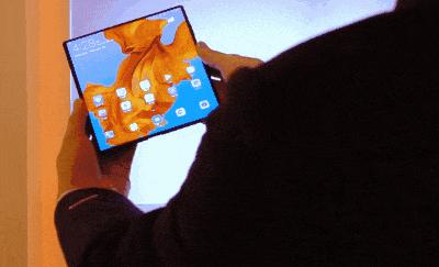 三星和华为的折叠手机哪个价格贵,三星和华为旗舰折叠手机哪个好