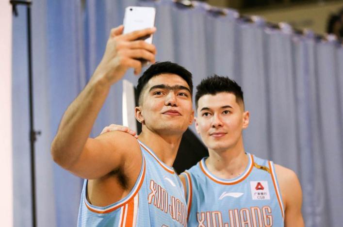 周琦pk范子铭,周琦范子铭交易