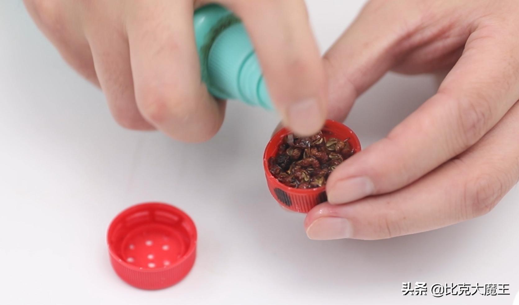 花露水洒到柜子上怎么去掉,花露水滴在衣服上的妙用