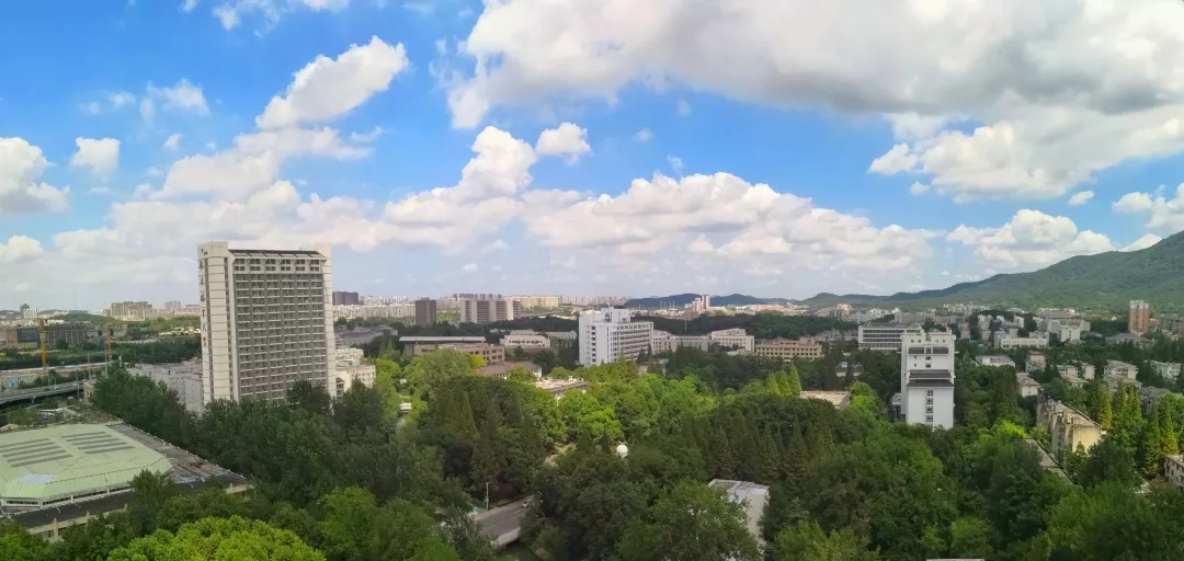 高能促就业！南京高校辅导员，借鉴直播带货，向企业推荐毕业生！