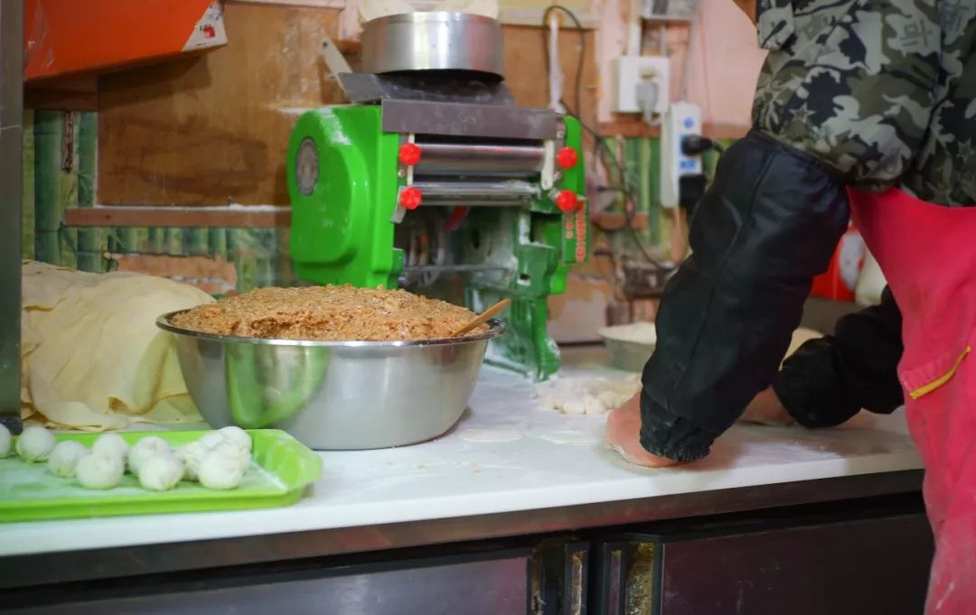 在网巾市,花12块get一笼倪妮同款汤包