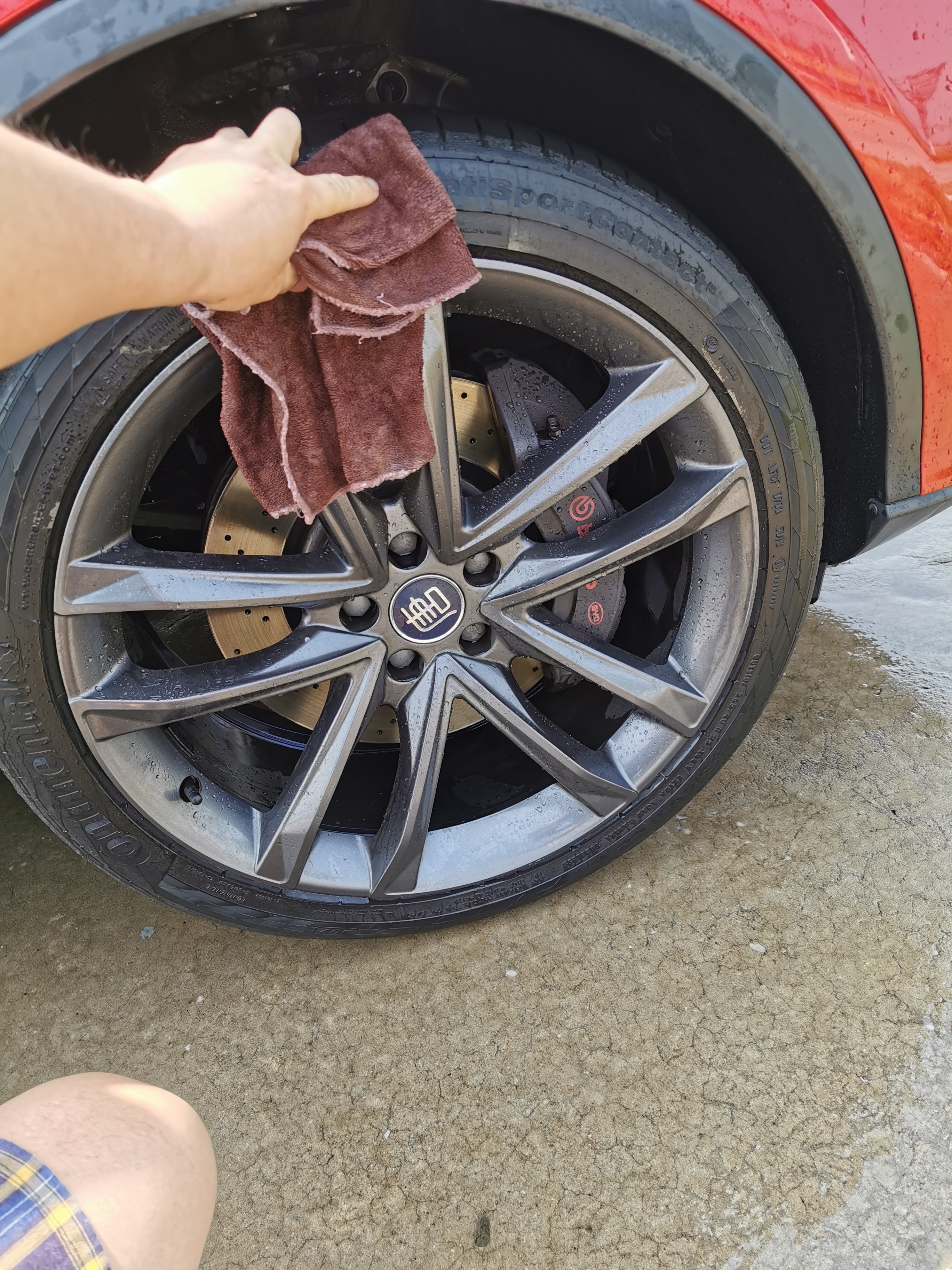 全新一代唐2万公里刹车片磨完了,比亚迪唐刹车盘多久更换一次