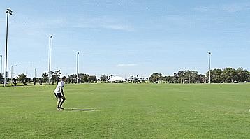 初学者足球点球技巧,五个初学者必会的足球基本技巧