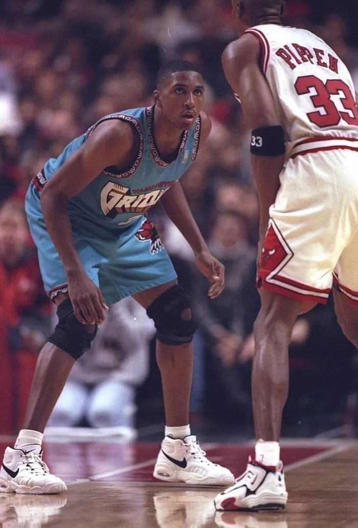 昙花一现的配件极致,篮球鞋穿过的酷炫“小马甲”大盘点