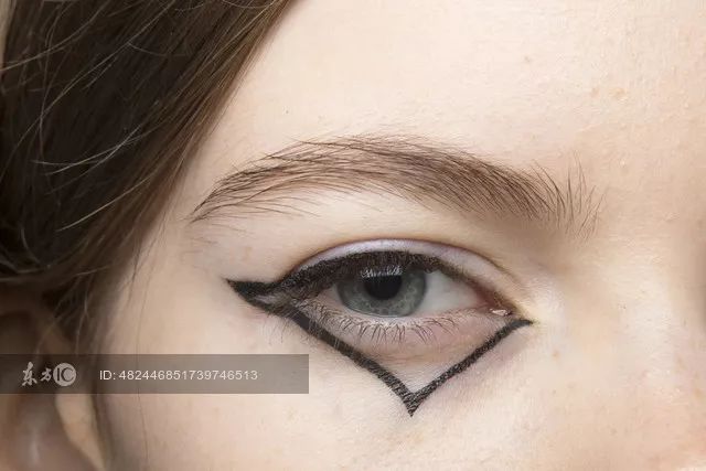 EIGSHOW丨鞠婧祎、李艺彤的仙女春夏妆容能让你美出新高度！