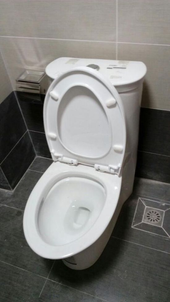 马桶漏水但是马桶内壁不出水,马桶底座漏水会造成马桶堵塞吗