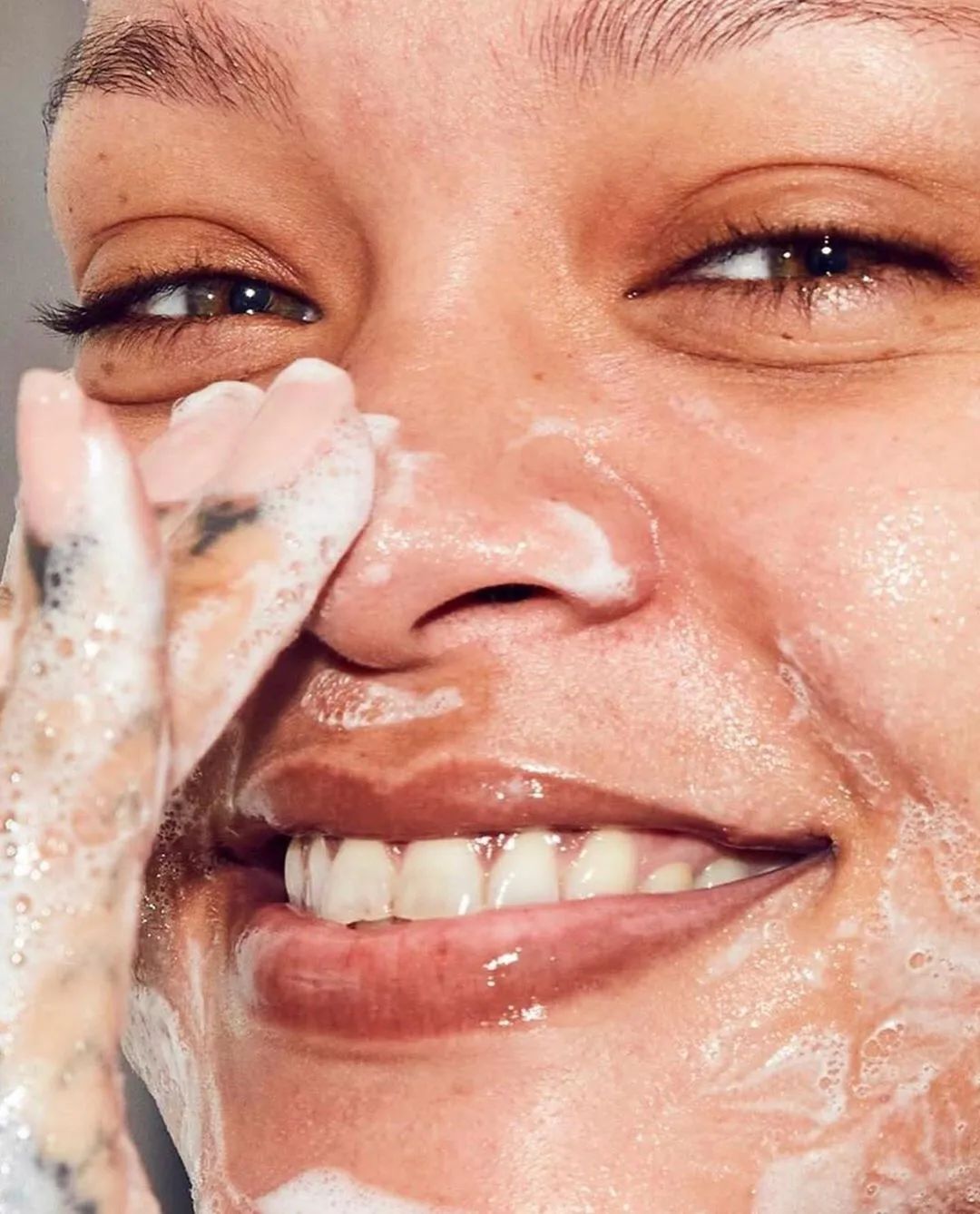 日本rihanna护肤品,rihanna化妆品全套