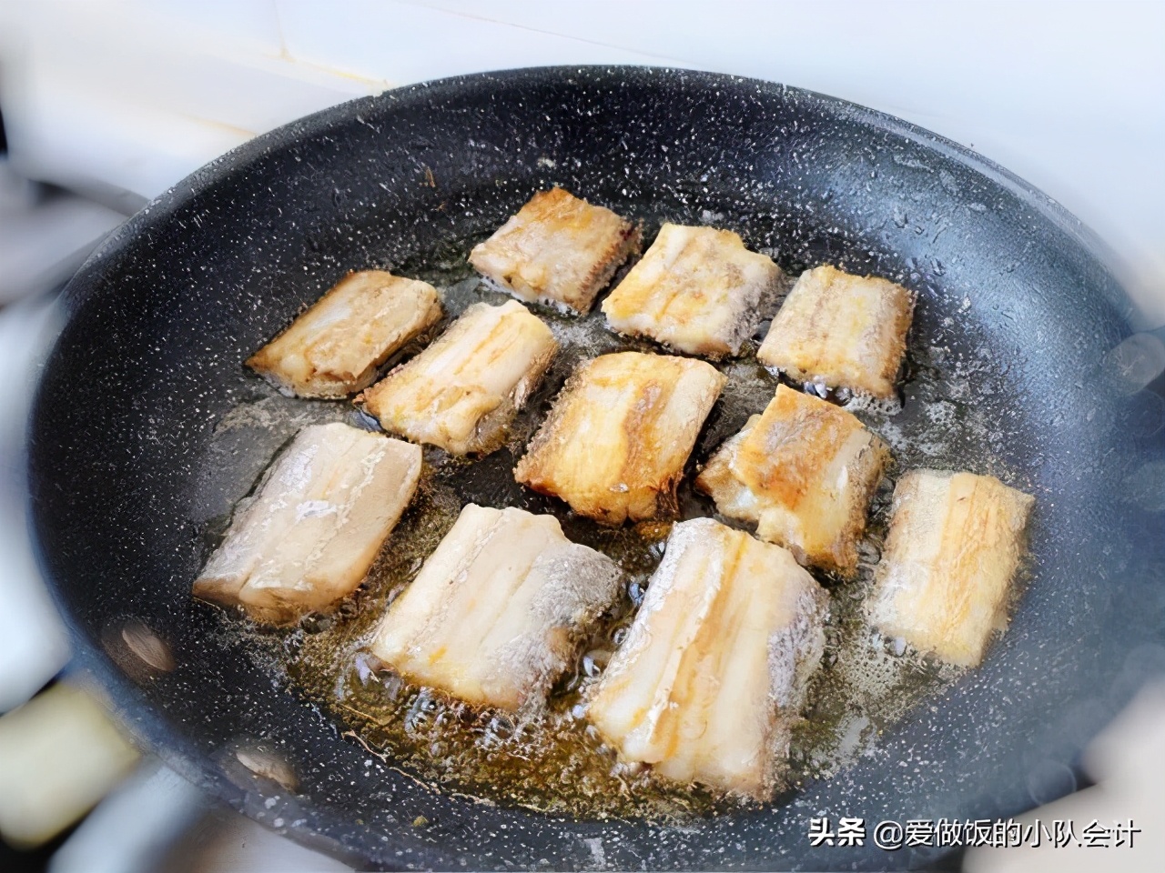 带鱼如何煎不粘锅,如何煎带鱼不粘锅的秘诀