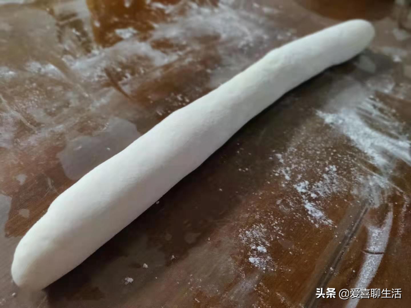 为什么蒸包子一揭盖包子就塌陷,如何把包子蒸得蓬松柔软