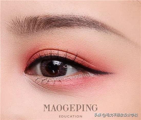 怎么避免眼妆脏,怎样防止眼妆脱落