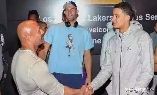 c罗与强森合影,c罗与巨石强森