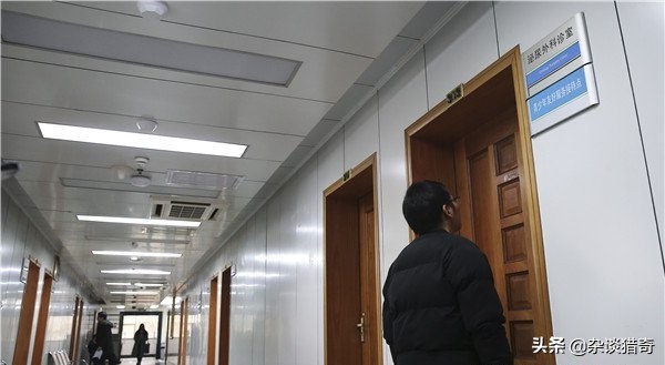 双性人的心理变化,双性人有两个性特征吗