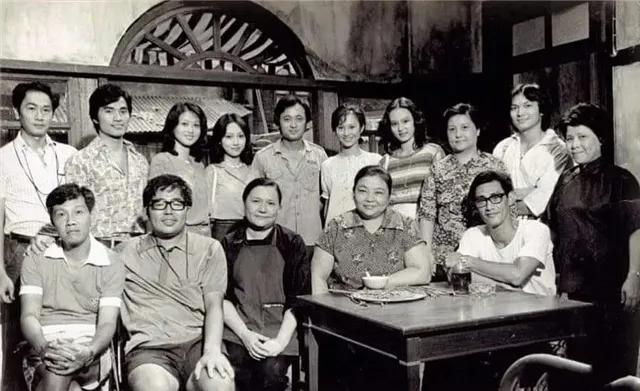 《巴士奇遇结良缘》：引进内地最早的一批港片，男主演过无间道2