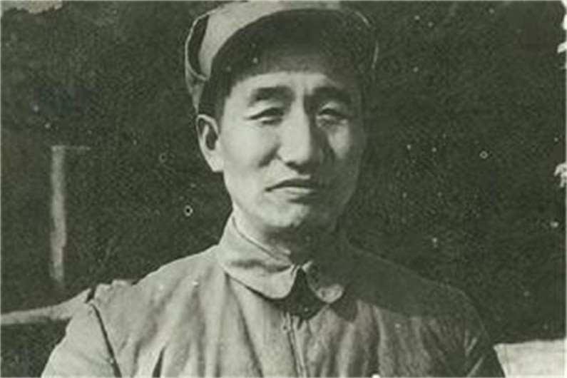 我军最年轻的军级干部，19岁跟*世友许**平级，20岁成为许的上司