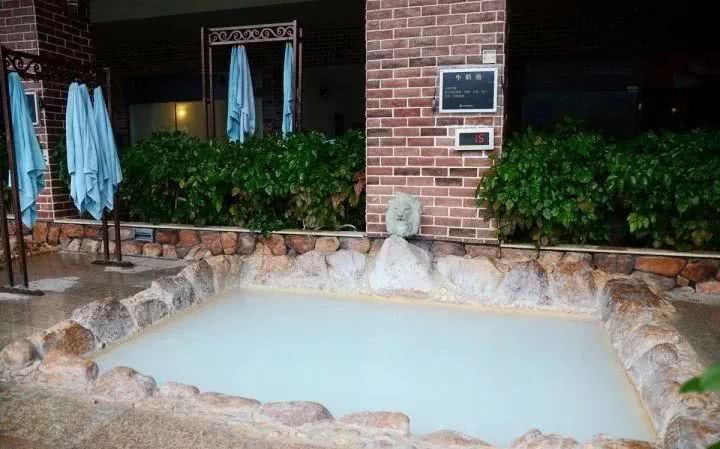 不用去泰国可以玩的景点,日本十大温泉胜地推荐