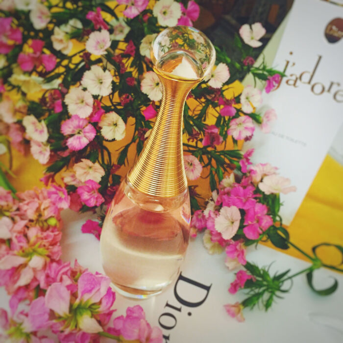 大牌香水适合30岁左右的女淡香,最好闻最接近体香的几款香水女士