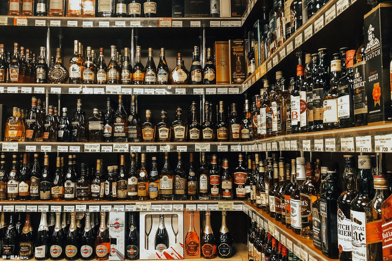 今天想帮我们的好邻居“战斗民族”俄罗斯，也上一次热搜