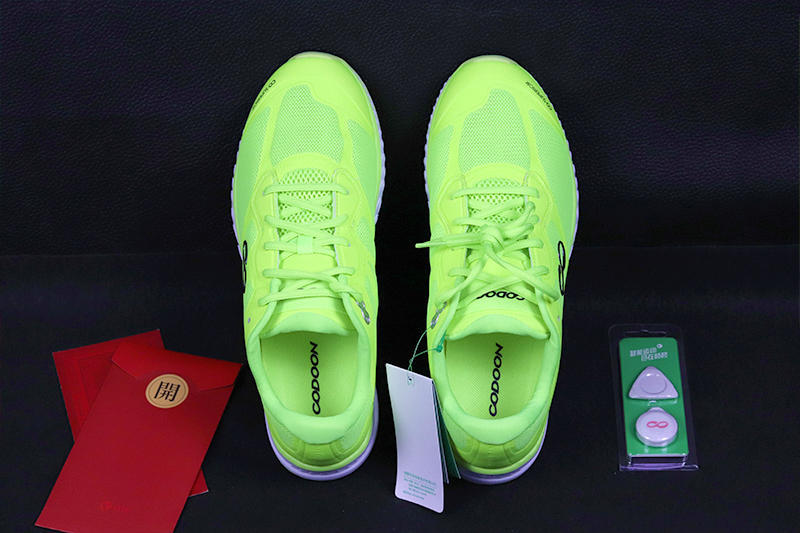 咕咚42k全掌碳板跑鞋怎么样,寒冬已至暖春还远吗